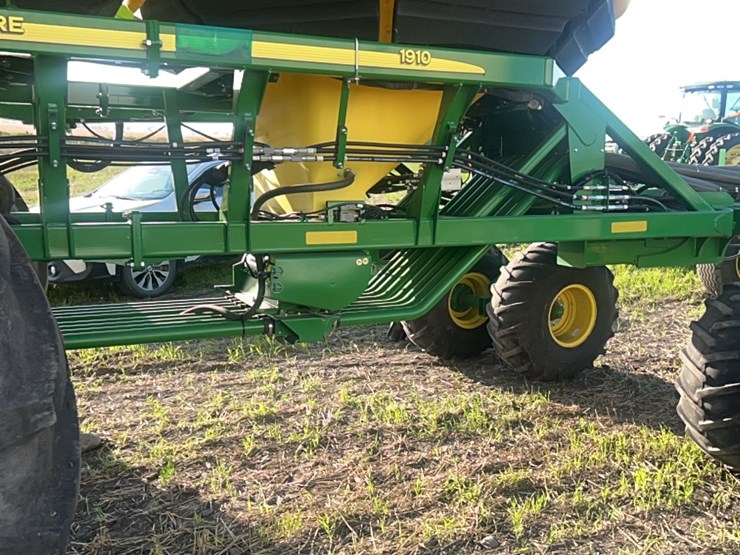 2018-john-deere-1910-image-234