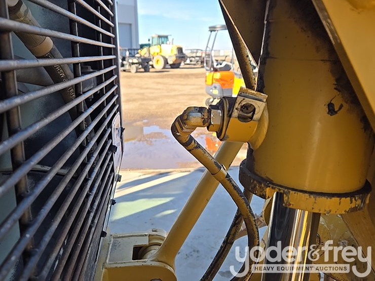 2005-caterpillar-140h-vhp-plus-image-71