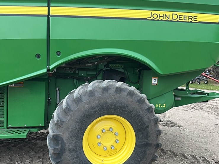 2014-john-deere-s680-image-45