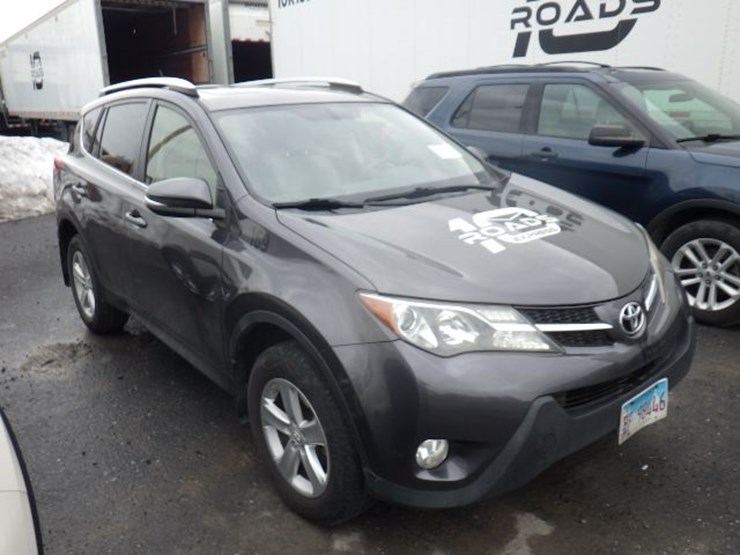 2014-toyota-rav4-image-3