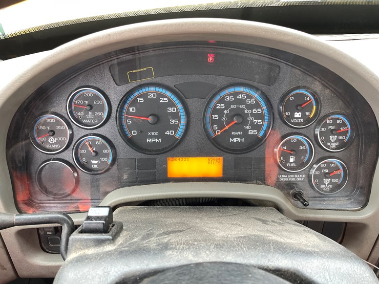 #1030-•-2011-international-truck-tractor-(has-mn-title)-image-21