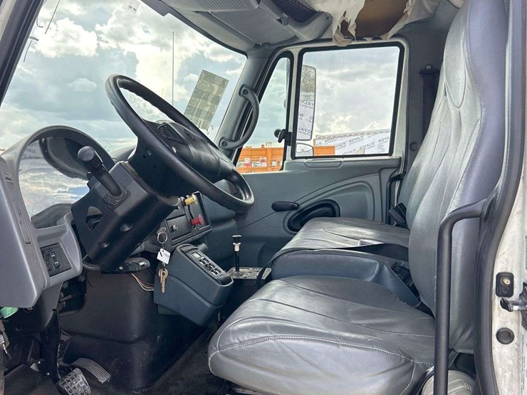 2007-international-durastar-4400-image-11