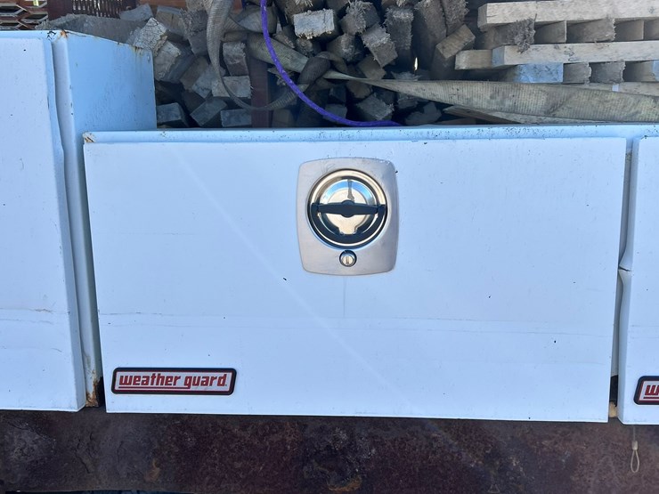 2005-ford-f550-image-25