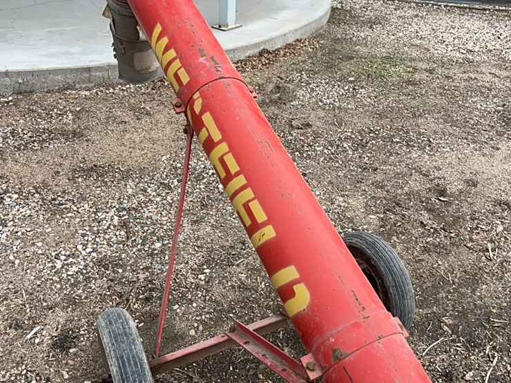 westfield-jump-auger,-has-5-hp-single-phase-220-electric-motor-image-29