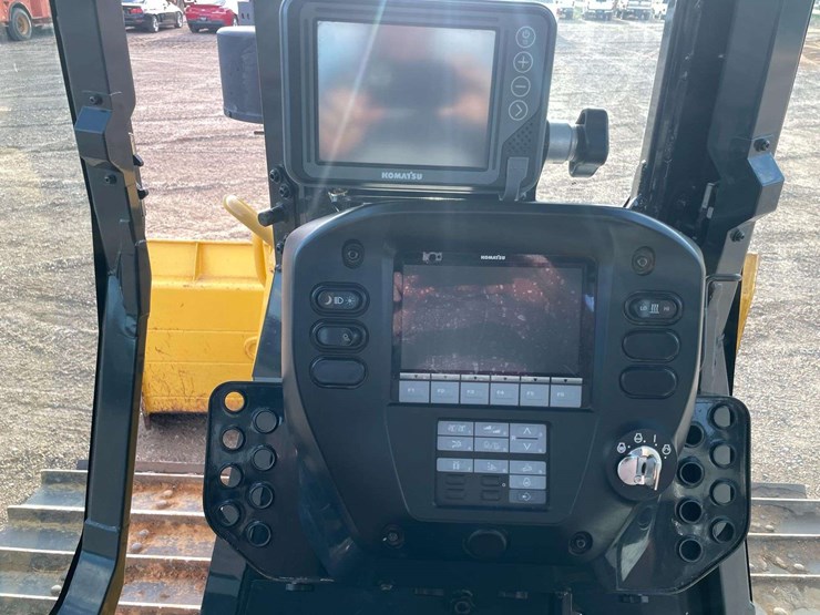 2022-komatsu-d51pxi-image-23