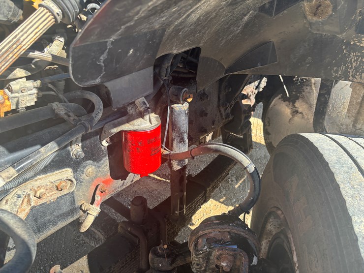 2005-sterling-lt8500-image-67