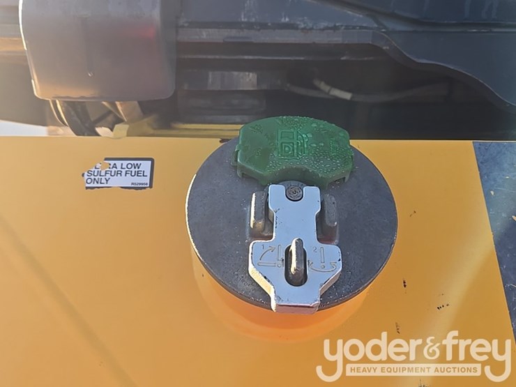 2018-deere-700k-image-70