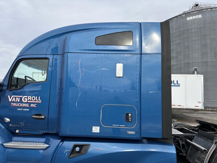 2020-kenworth-t680-image-12