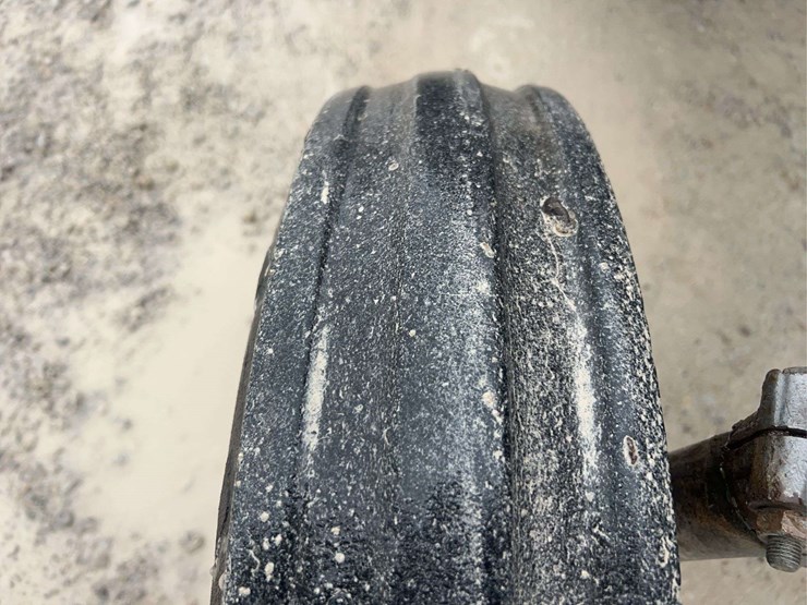 massey-ferguson-135-image-17