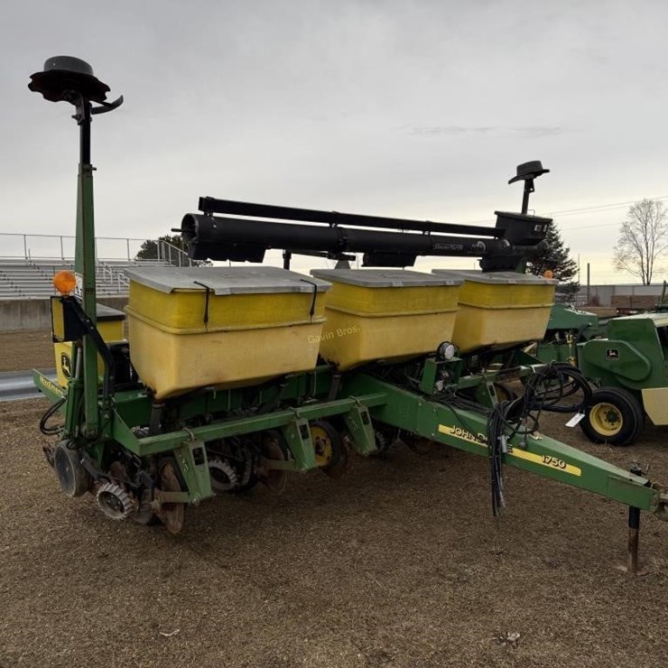 JOHN DEERE 1750