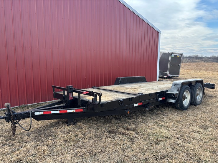 #2276-•-2013-b-&-b-20'-tandem-axle-tilt-bed-trailer-image-1