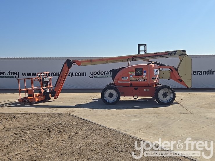 2017-jlg-600aj-image-2