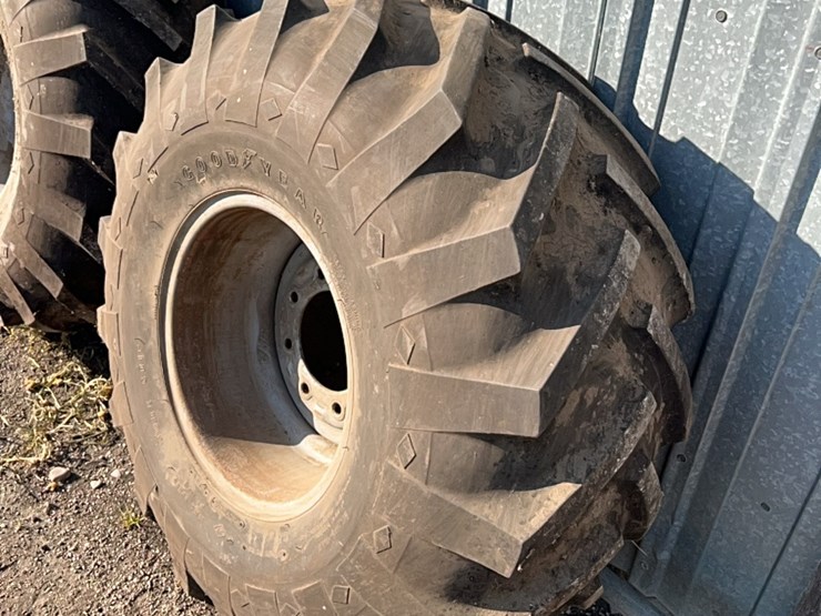 excellent-set-of-grip-tires,-size-is-16.5-l-–-16.1.--came-off-of-versatile-or-john-deere-self-propelled-swather,-always-been-stored-inside-image-2
