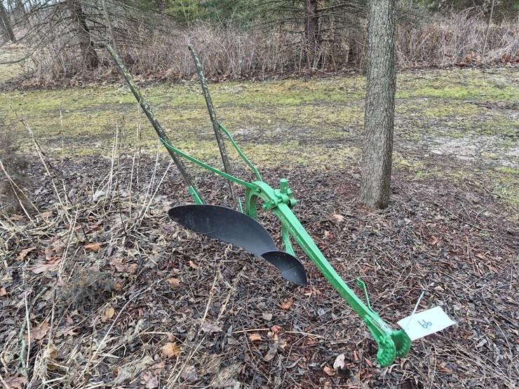 decorative-pull-type-plow-image-2