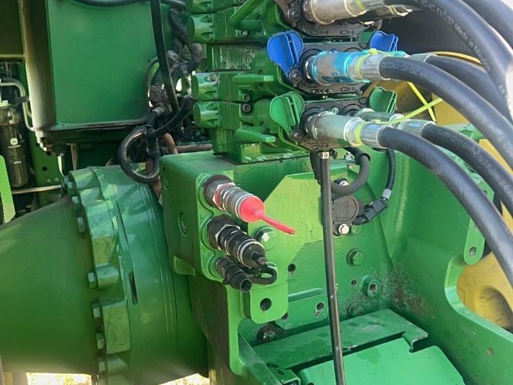 2016-john-deere-9520r-image-26