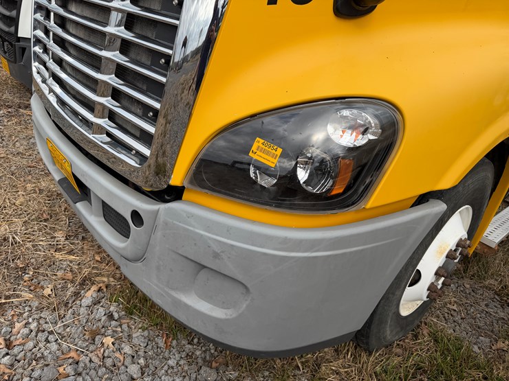 #40954-•-2016-freightliner-t/a-daycab-truck-tractor-3akjgedv4gsgw5933-image-31