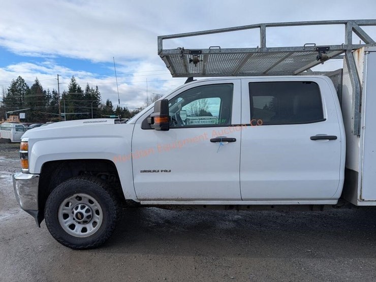 2017-chevrolet-silverado-3500-image-9