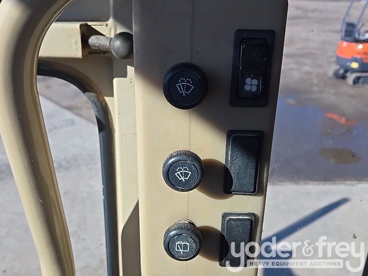 2005-caterpillar-140h-vhp-plus-image-102