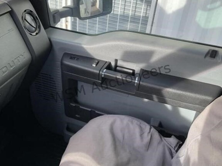 2016-ford-f550-image-23