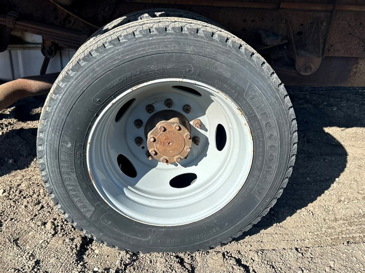 2005-ford-f550-image-76