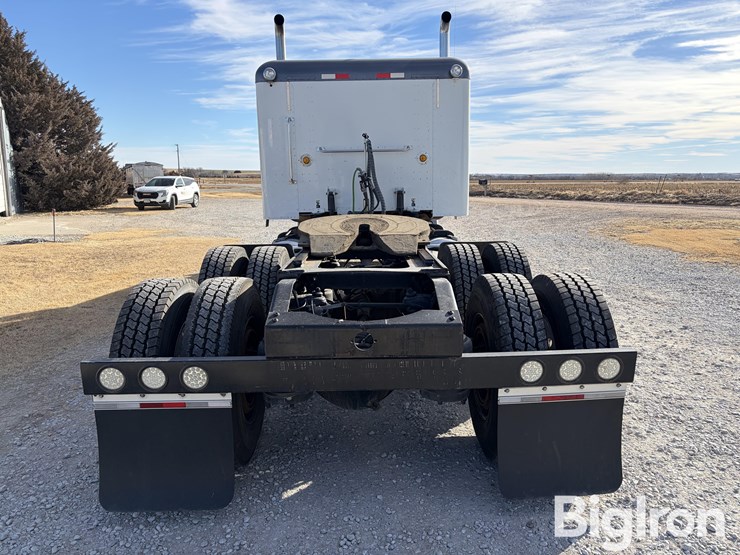 2013-peterbilt-388-image-6