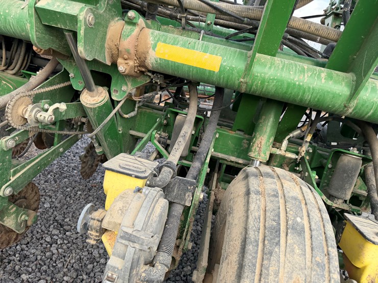 john-deere-1790-image-98