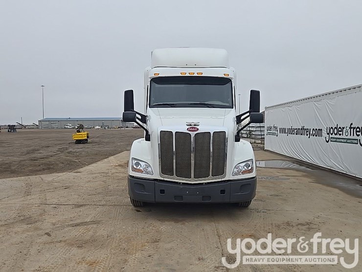 2019-peterbilt-579-image-8