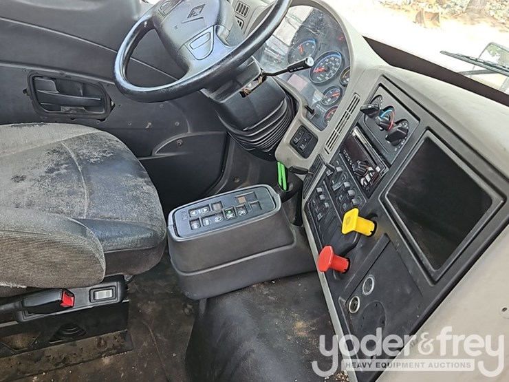 2017-international-8600-image-42