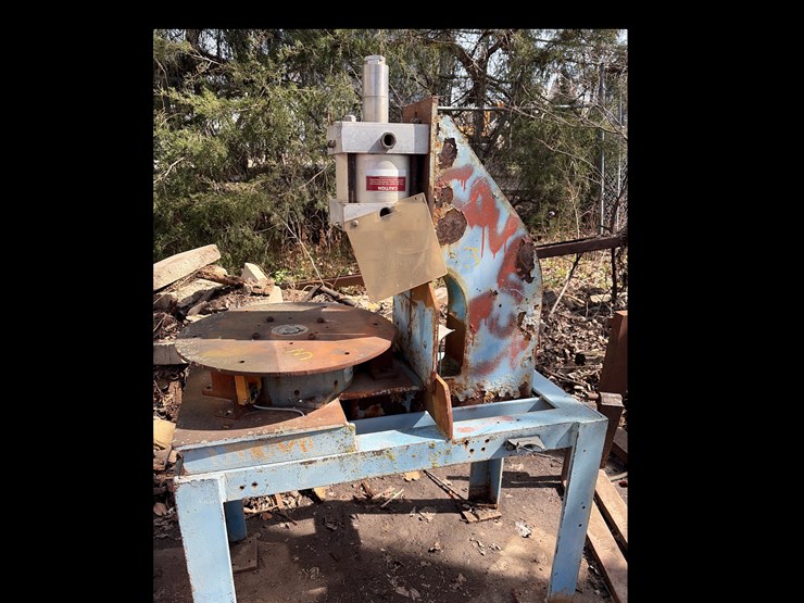 #3-•-press-image-3