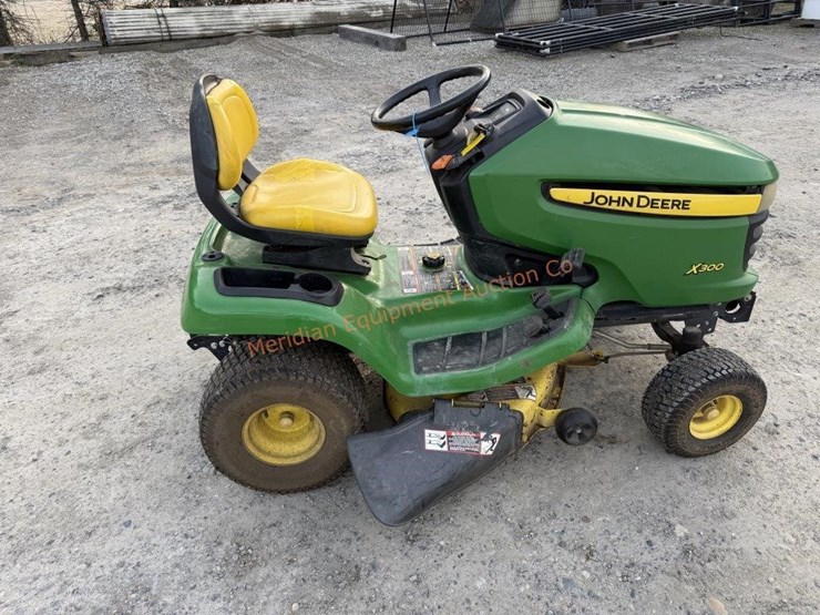 john-deere-x300-image-7