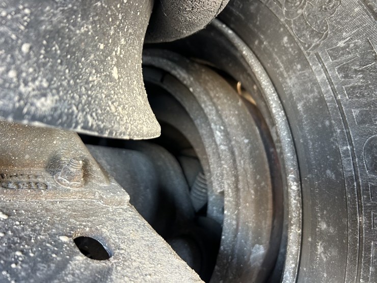 2014-utility-53'-image-35