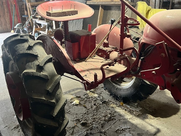 lot-17.-ihc-cub-collector-tractor,-serial-#fcb-14068,-new-tires,-been-in-the-shed-image-18