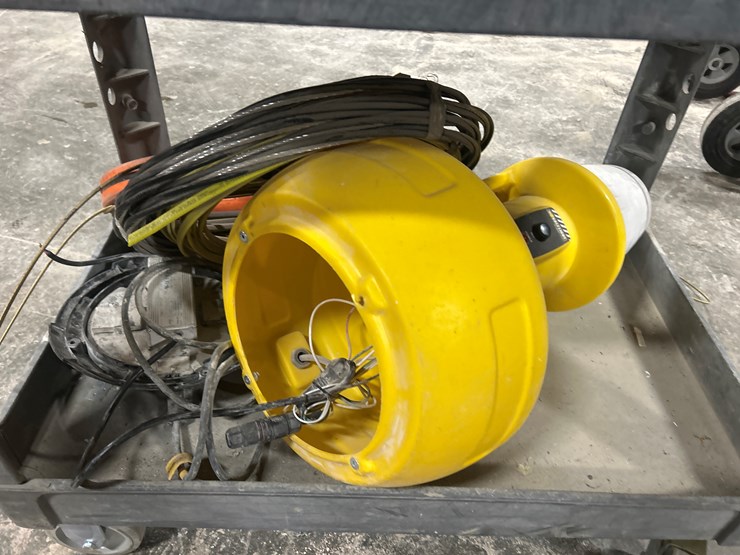 #5453-•-lights,-ppe,-cable,-rolling-cart-image-5