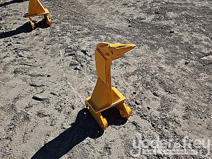 caterpillar-303-image-4