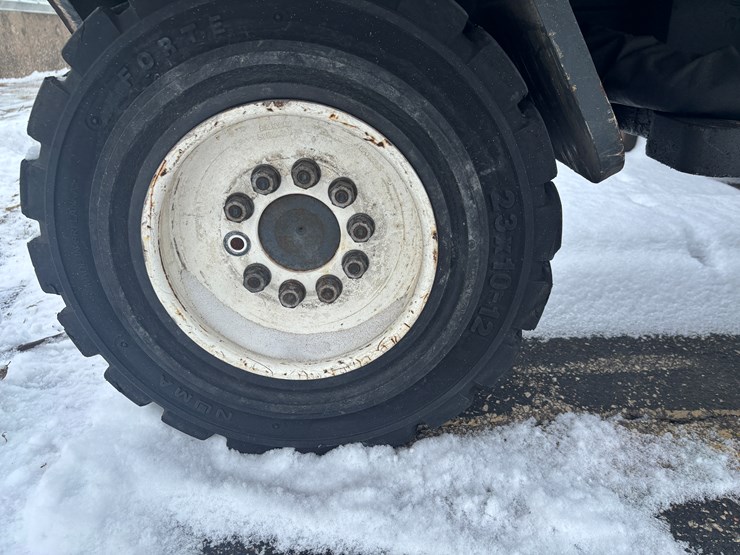 #1869-•-2012-combilift-cl-8011-multi-directional-forklift-image-60