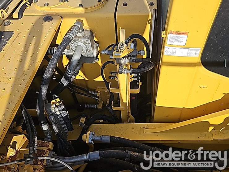 2017-komatsu-pc360-lc-11-image-37