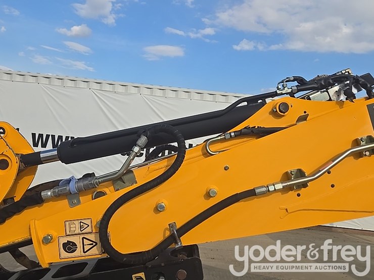 2017-jcb-3cx-image-55