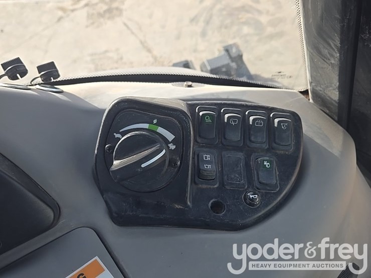 2022-case-590sn-image-77