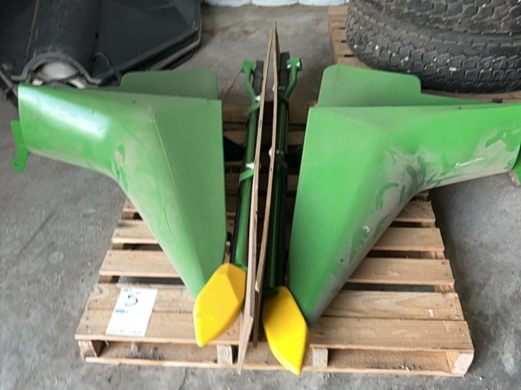 (2)-john-deere-poly-dividers-image-4