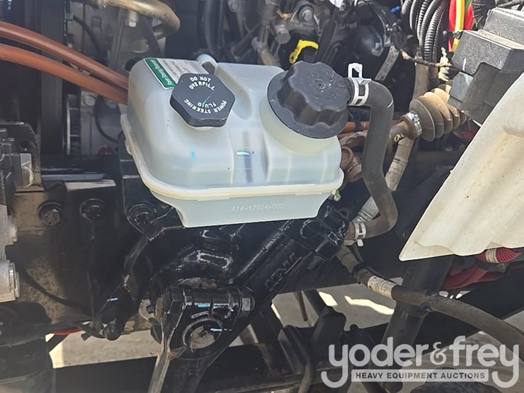 2021-freightliner-m2-106-image-76