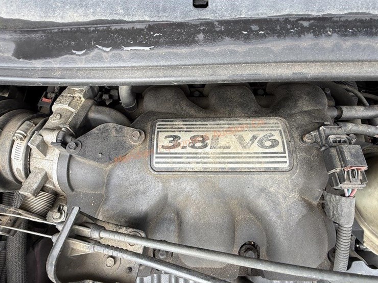 2002-chrysler-town-&-country-image-17