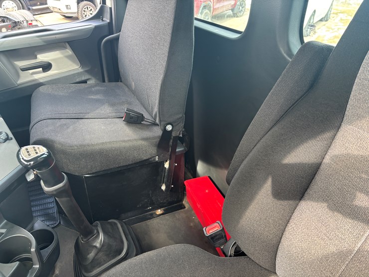 2018-freightliner-cascadia-126-image-37