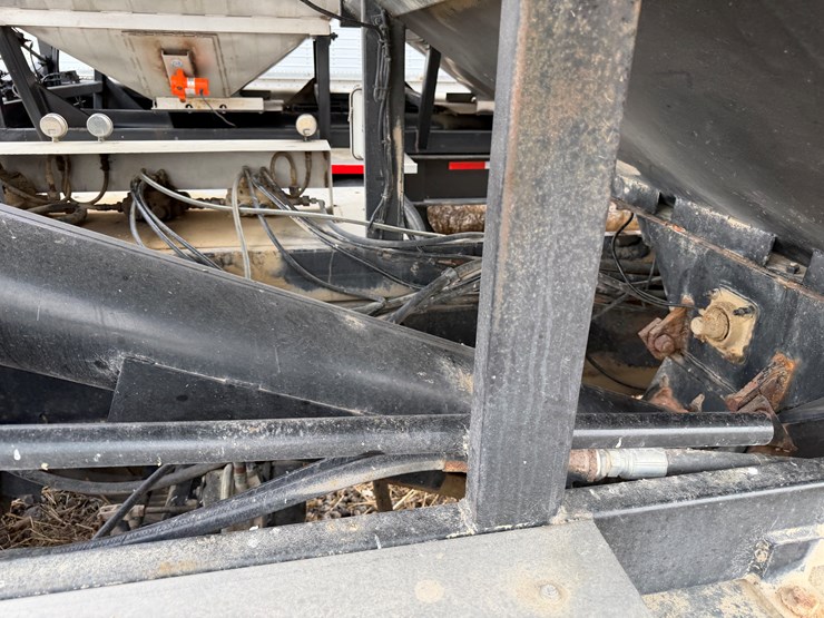 #40962-•-2013-magnolia-/-adams-t/a-fertilizer-tender-trailer-image-59