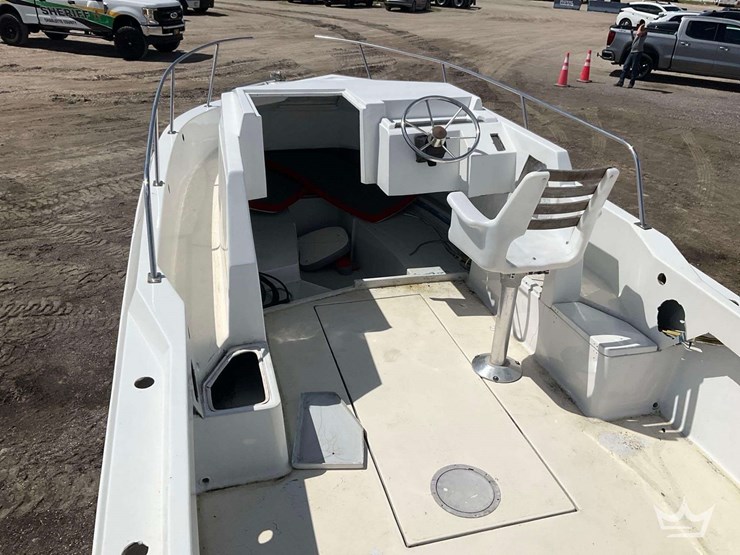 1988-23ft-stealth-craft-boat-w-22ft-boat-trailer-image-10