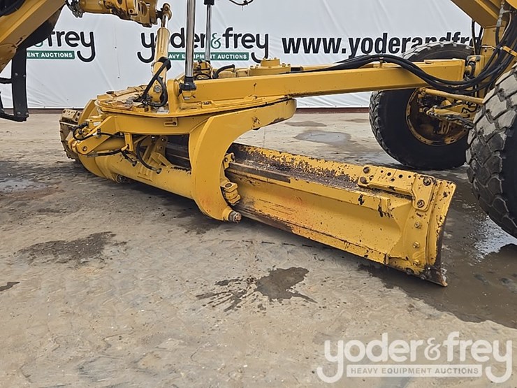 2015-caterpillar-12m3-image-11