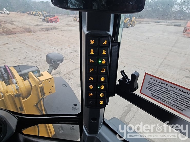 2026-caterpillar-926-image-46