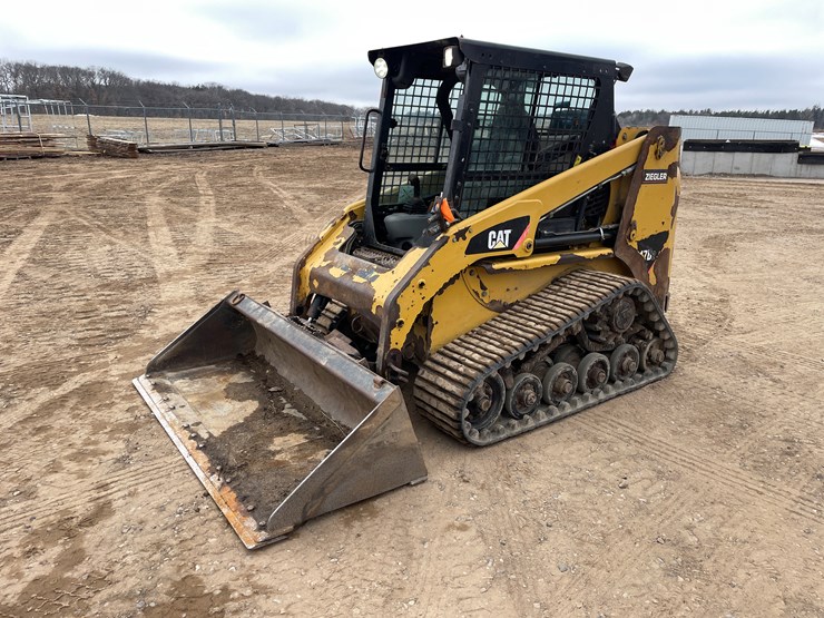 caterpillar-247-image-1