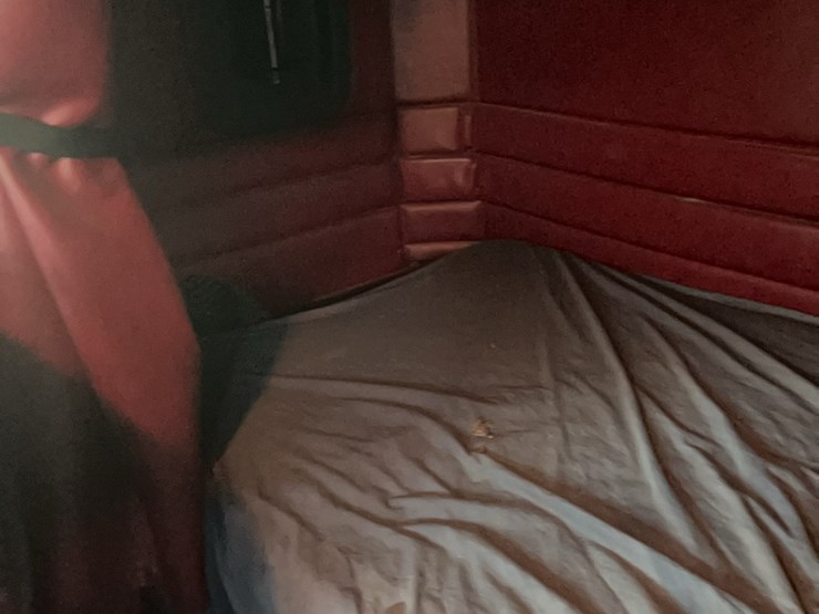 2003-peterbilt-379-image-57