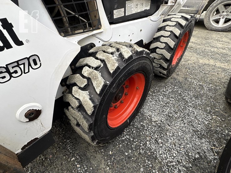 2015-bobcat-s570-image-10