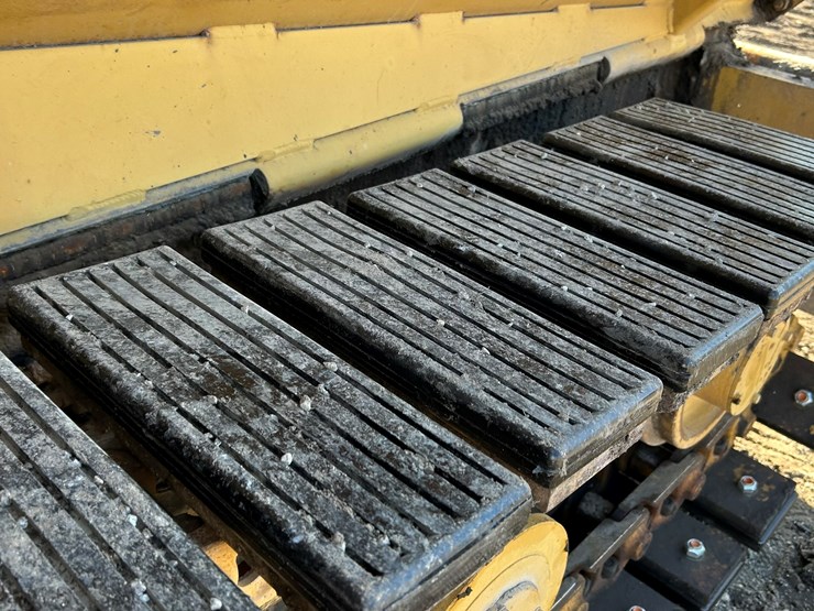 caterpillar-ap-650b-image-85